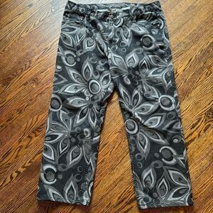 Loudmouth black/gray mid floral 100% cotton 5-pocket style jeans. 40 x 30